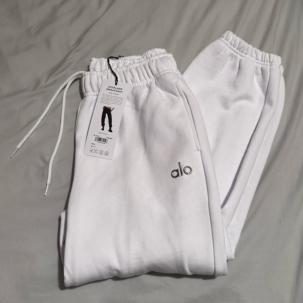 Alo Yoga Accolade Sweatpants